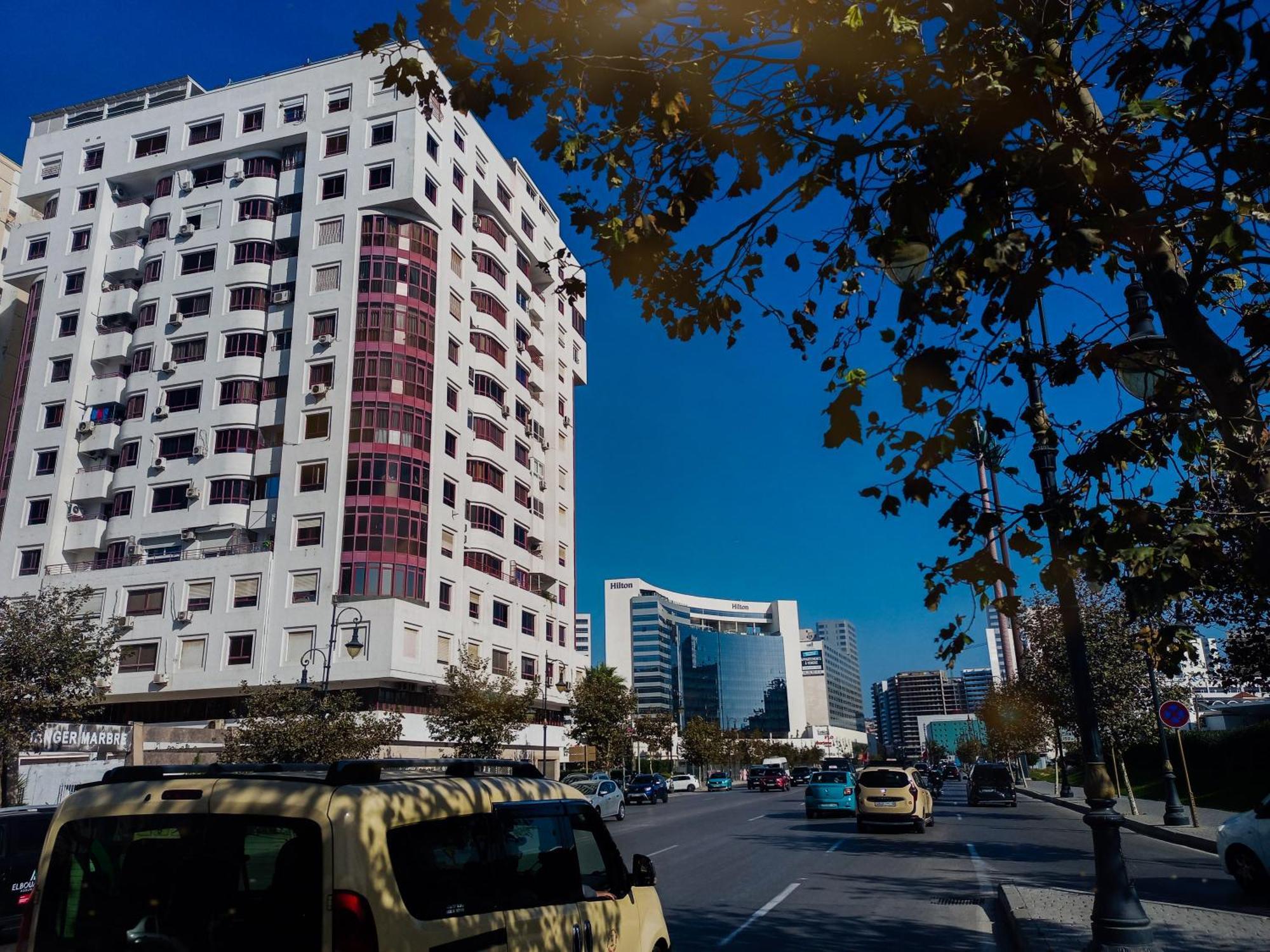 Nouveau Appartement Au Plein Centre Ville En Face Hilton & La Gare De Train Tgv M2 Tanger Ngoại thất bức ảnh